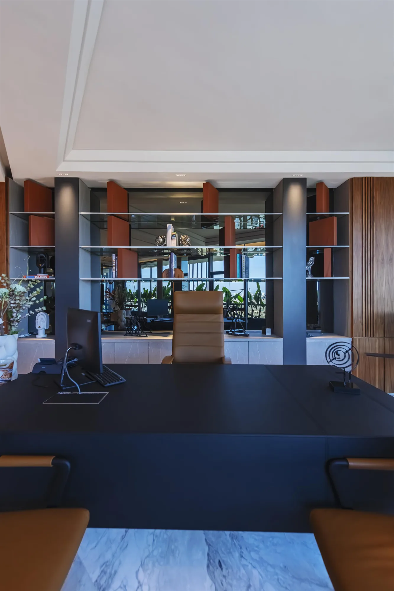 Couloir Bureau B1 — Atelier Mouna Bennani
