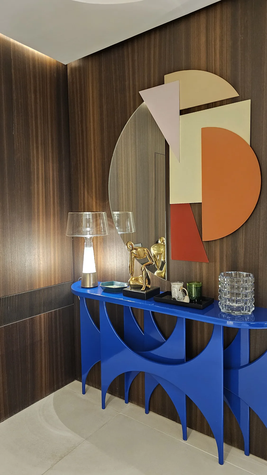 Salon contemporain lumière naturelle aménagement intérieur Casablanca — Atelier Mouna Bennani