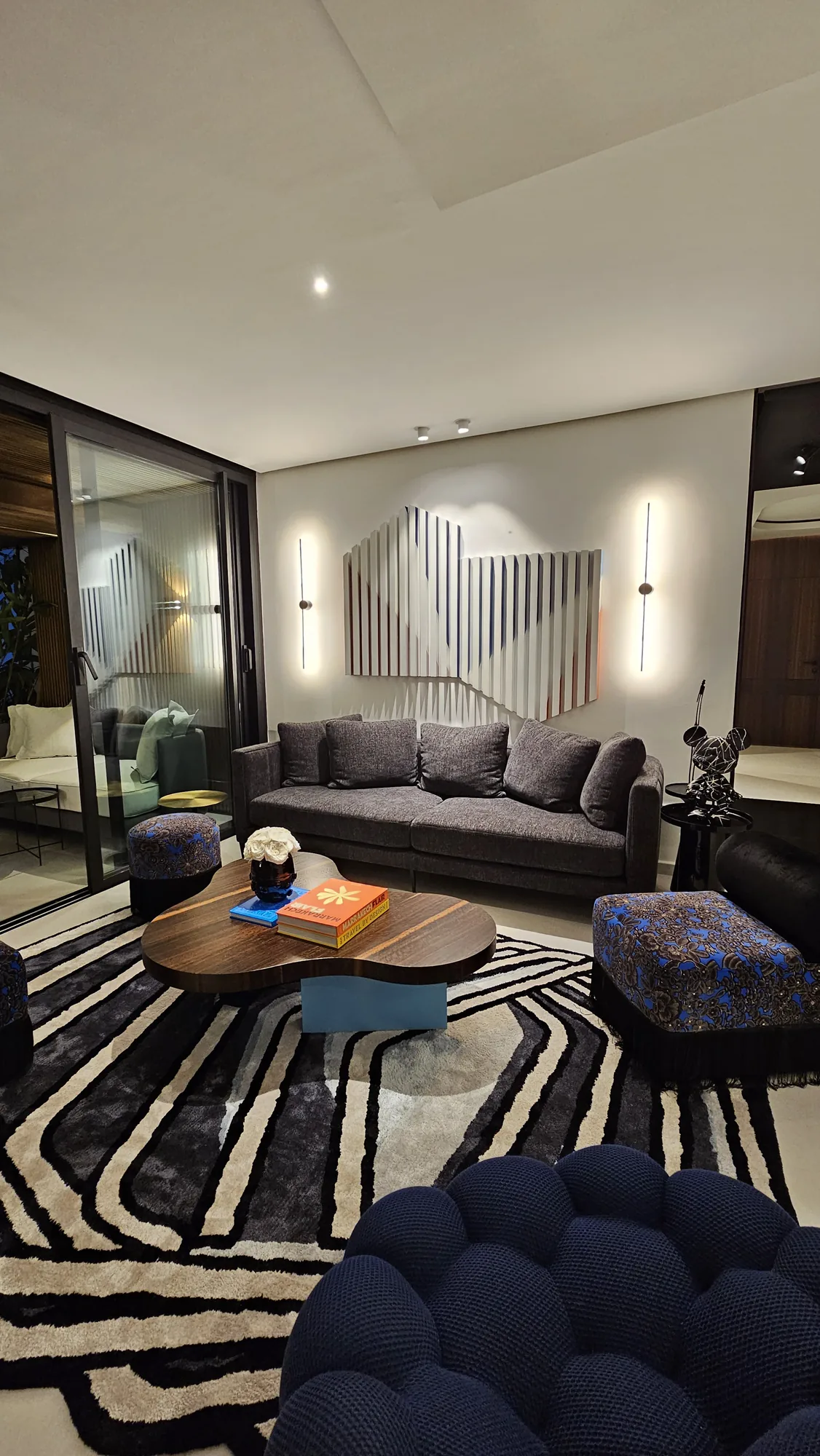 Chambre master design contemporain sur-mesure penthouse Casablanca — Atelier Mouna Bennani