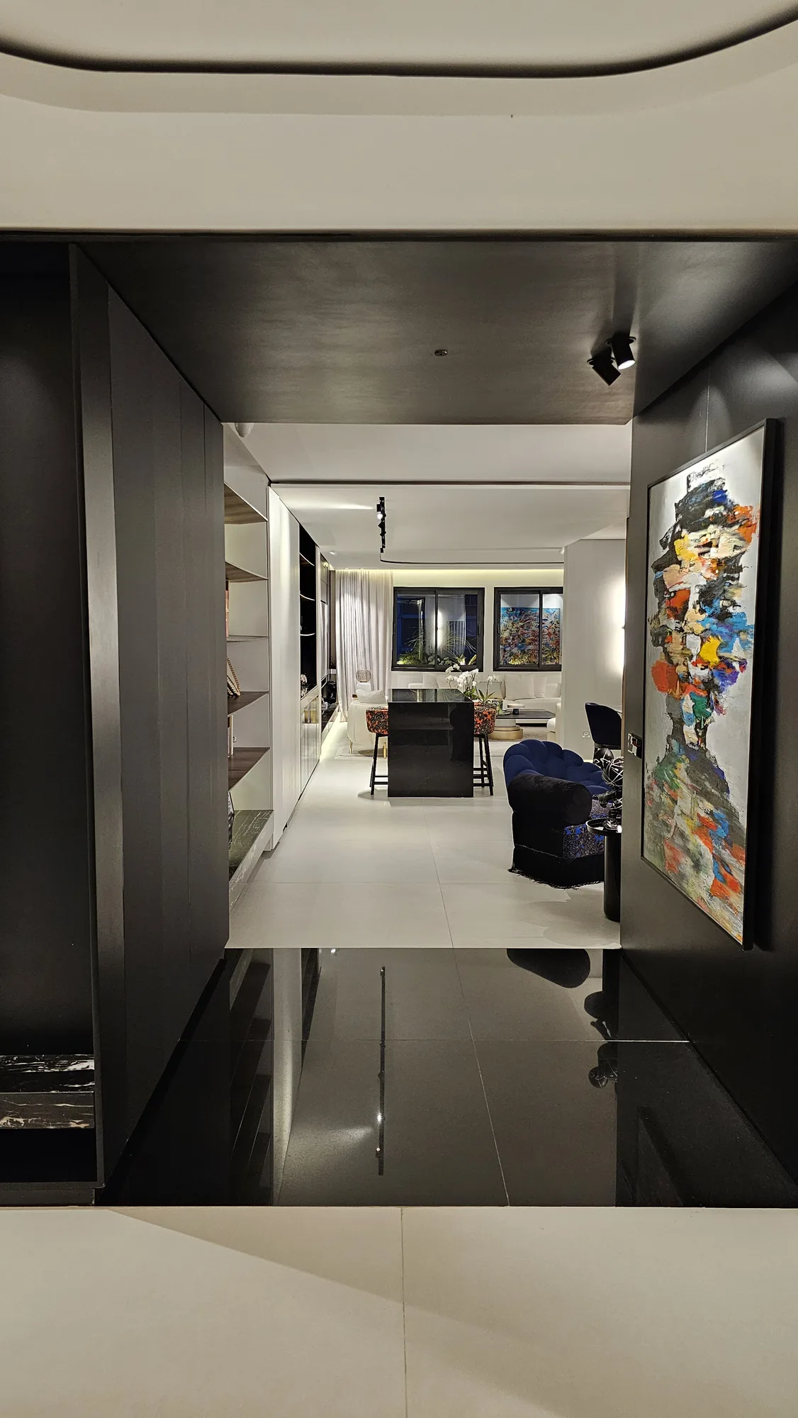 Détail intérieur finitions haut de gamme penthouse Casablanca — Atelier Mouna Bennani