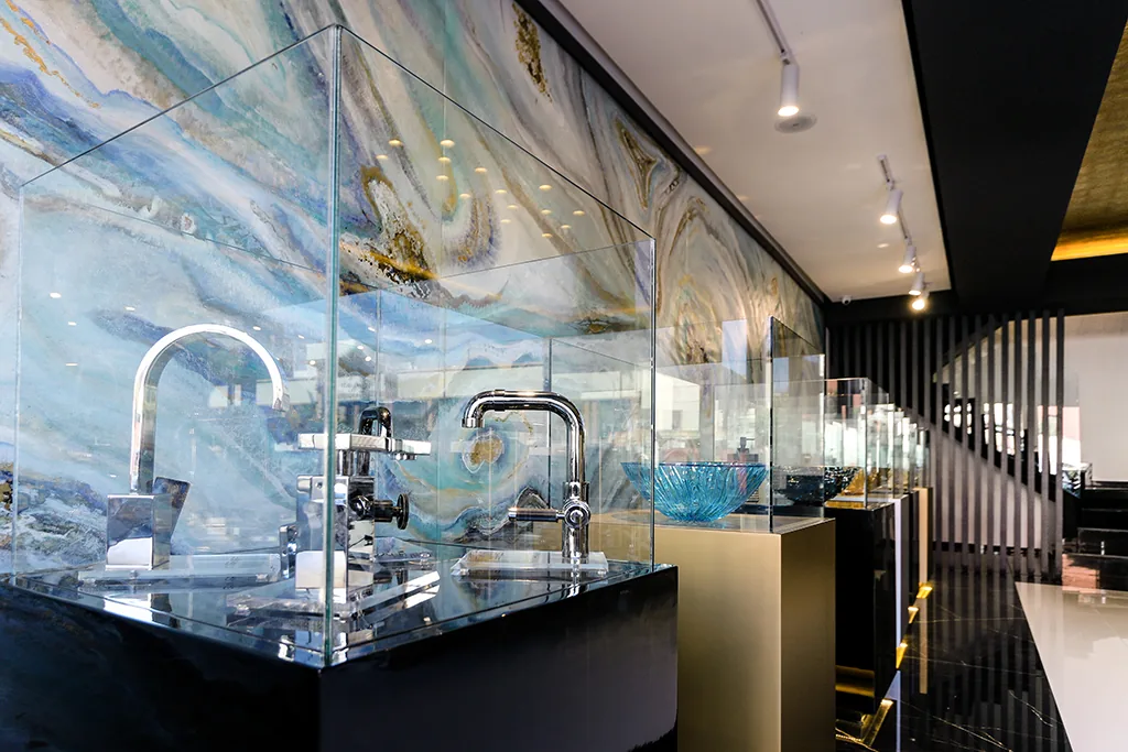 Mobilier contemporain Showroom Verrell — Atelier Mouna Bennani